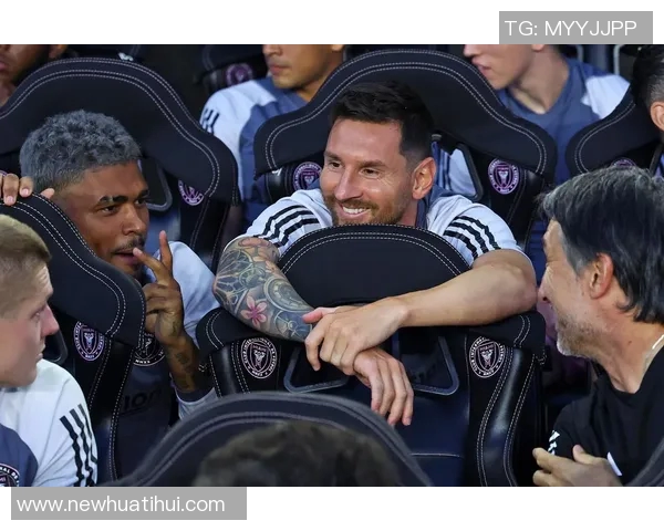 布斯克茨精准直塞助攻梅西单刀机会遗憾打偏错失良机